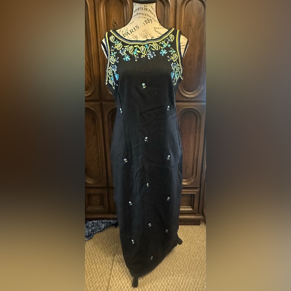 Ultra Dress Collection Black and Blue Embroidered Midi Dress